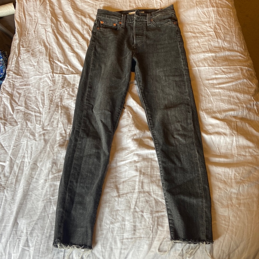 Women’s Levi’s Black (lighter wash) Wedgie Skinny Jeans Size 26